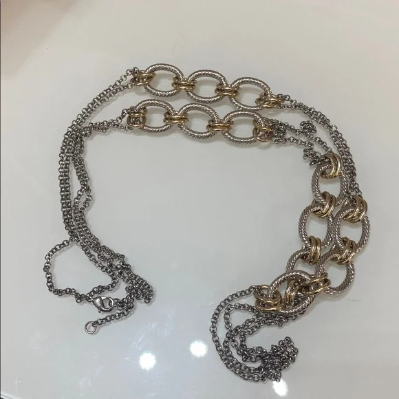 Silver tone and gold tone chain necklace - Picture 4 of 4